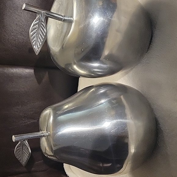 20 inches tall Modern Metal Sculpture in Stainless Steel for decor - Picture 3 of 3